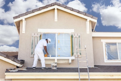 Peinture extérieure d'une maison
